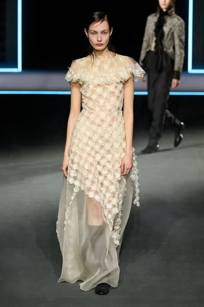 Look 70